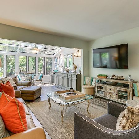 Modern Hilton Head Retreat Walk To Beach And Golf! هيلتون رئيس جزيرة المظهر الخارجي الصورة