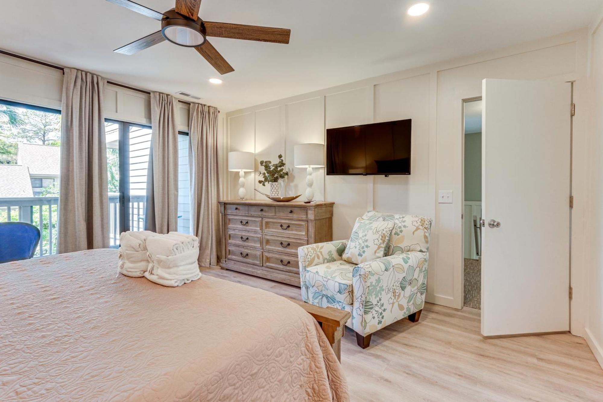 Modern Hilton Head Retreat Walk To Beach And Golf! هيلتون رئيس جزيرة المظهر الخارجي الصورة