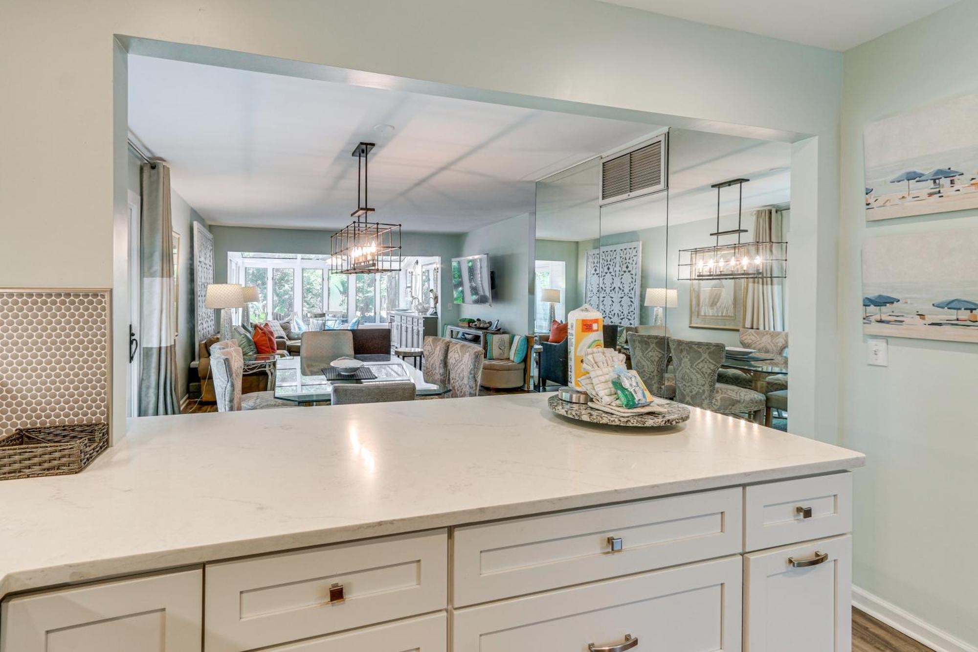 Modern Hilton Head Retreat Walk To Beach And Golf! هيلتون رئيس جزيرة المظهر الخارجي الصورة