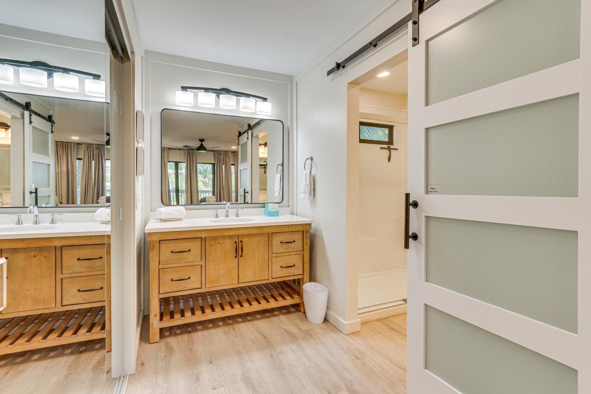 Modern Hilton Head Retreat Walk To Beach And Golf! هيلتون رئيس جزيرة المظهر الخارجي الصورة