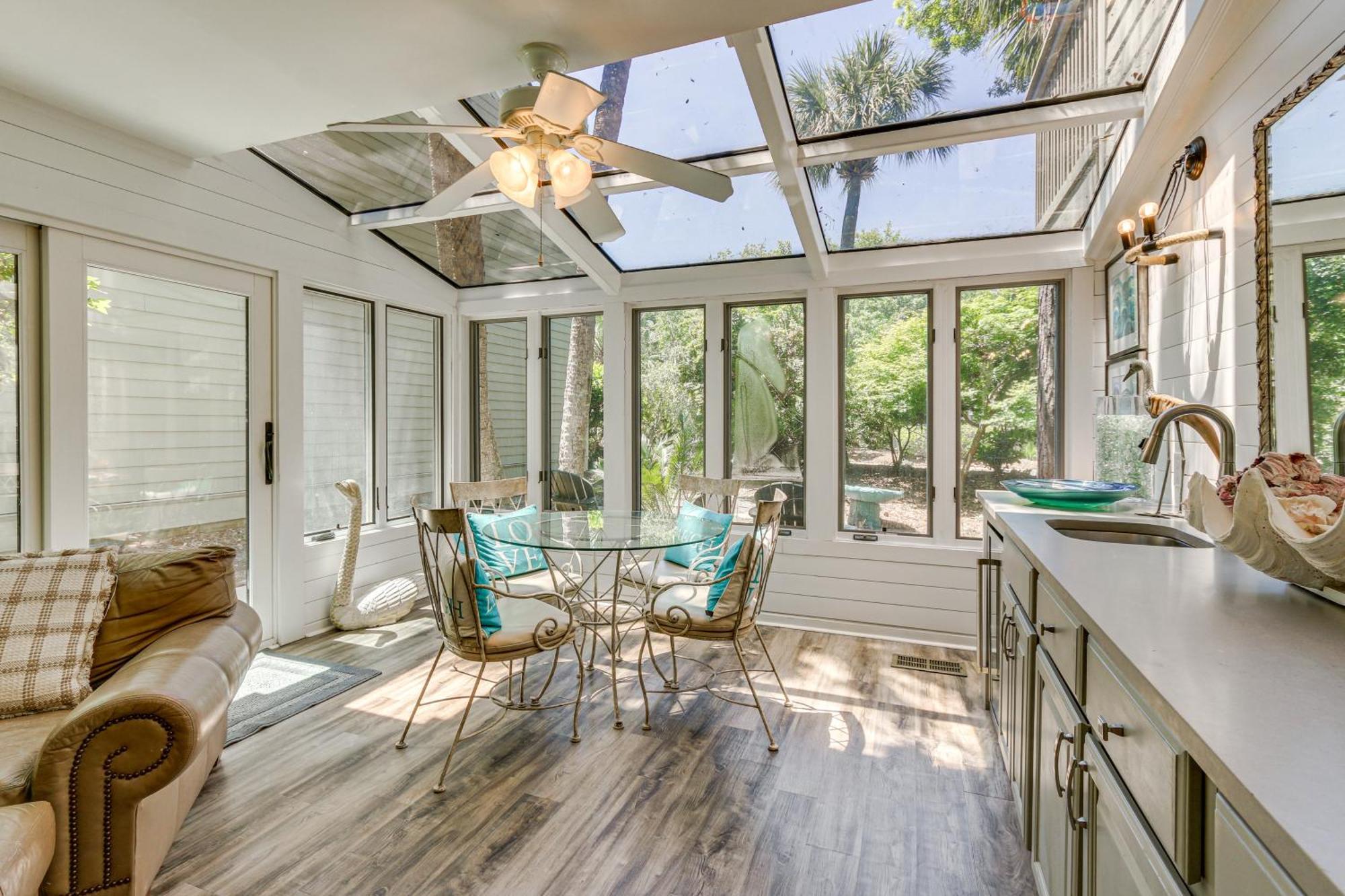 Modern Hilton Head Retreat Walk To Beach And Golf! هيلتون رئيس جزيرة المظهر الخارجي الصورة