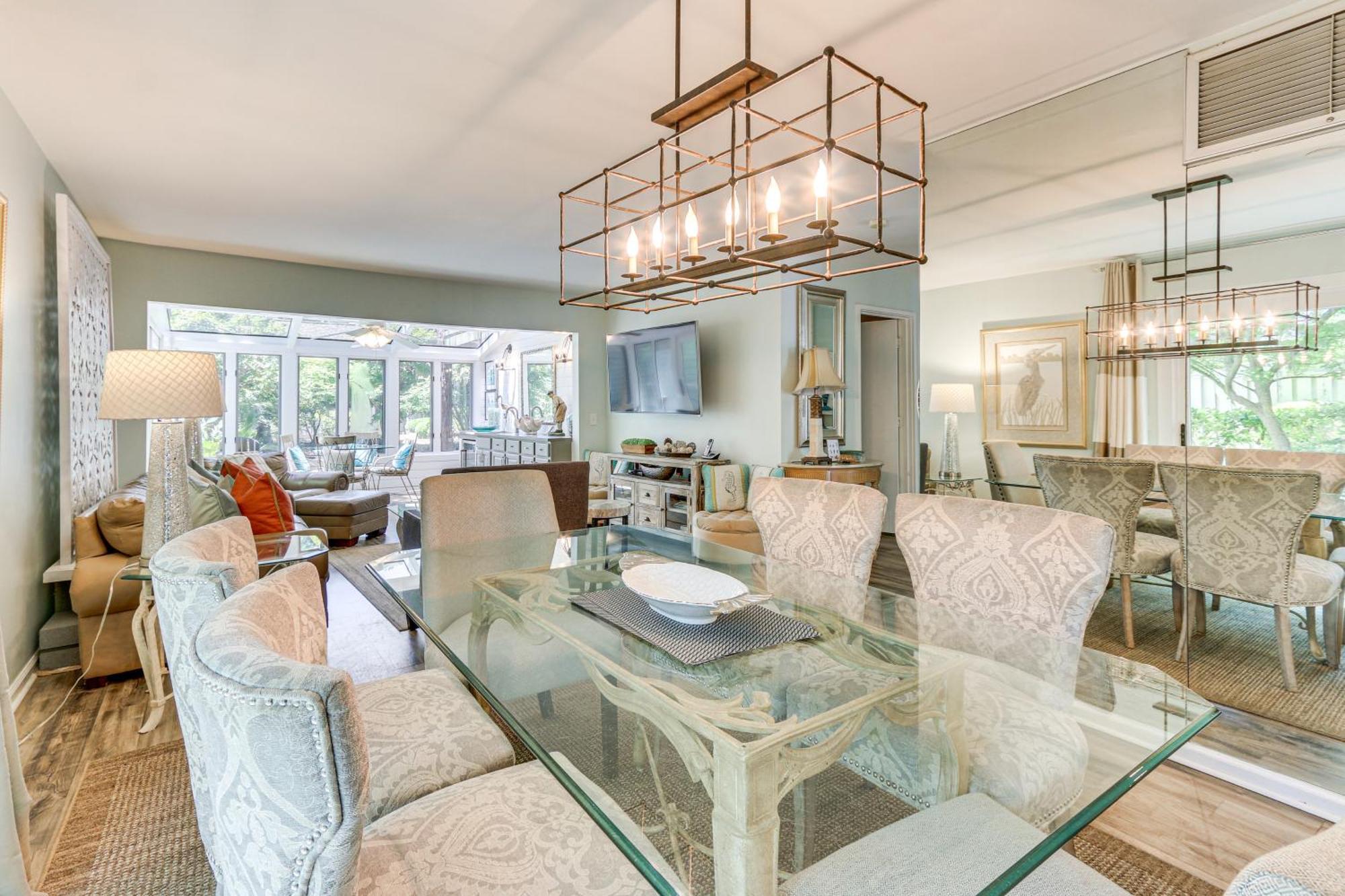 Modern Hilton Head Retreat Walk To Beach And Golf! هيلتون رئيس جزيرة المظهر الخارجي الصورة