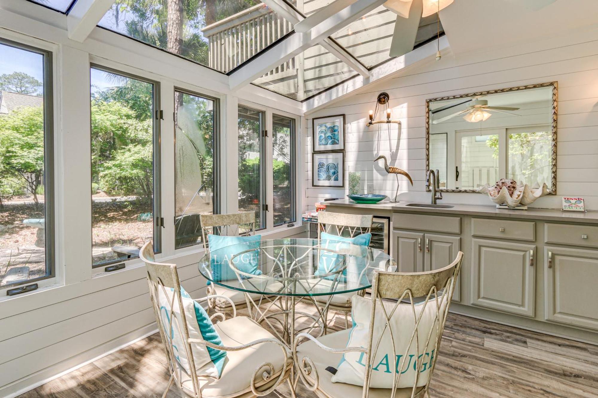 Modern Hilton Head Retreat Walk To Beach And Golf! هيلتون رئيس جزيرة المظهر الخارجي الصورة