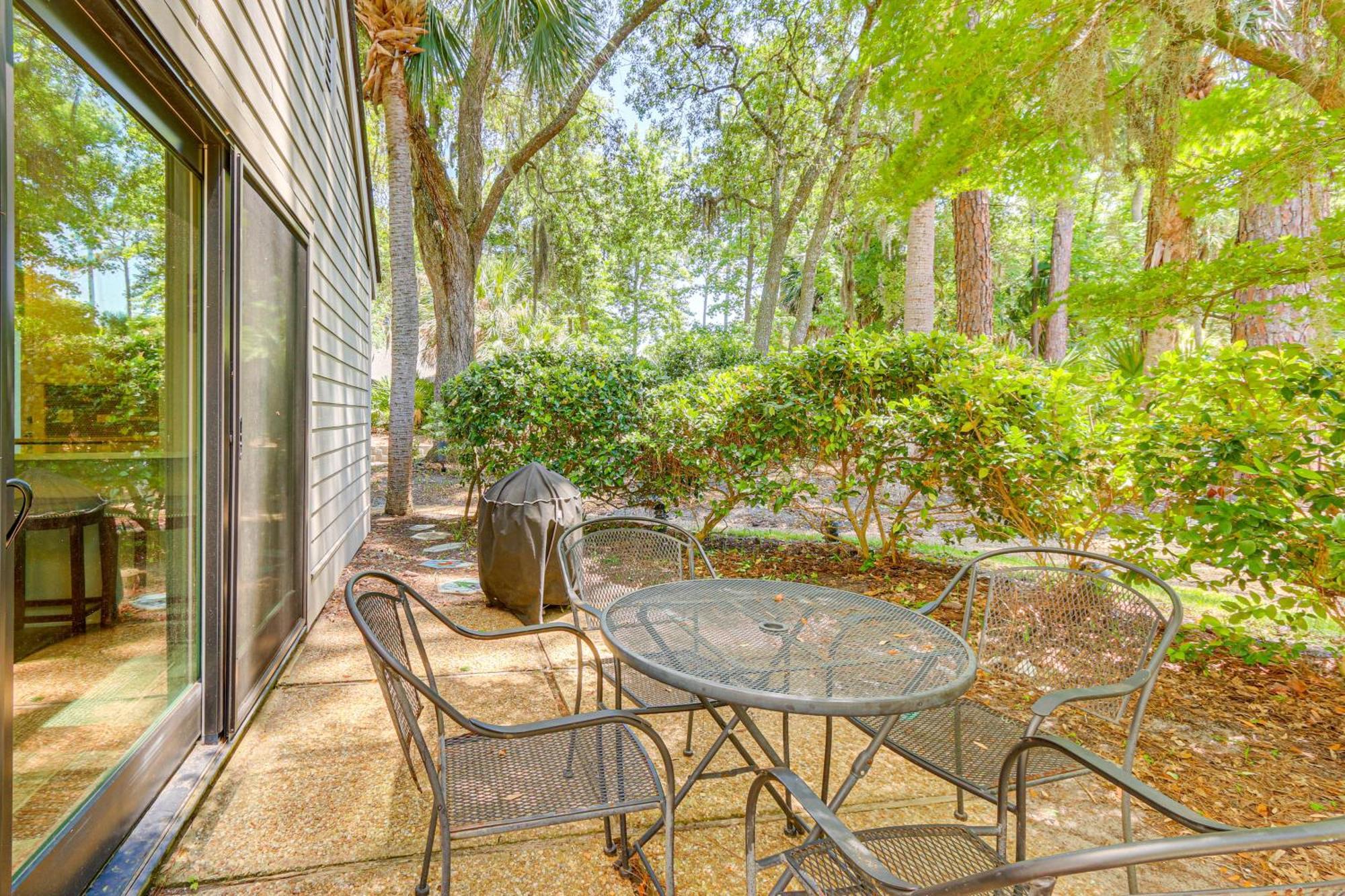 Modern Hilton Head Retreat Walk To Beach And Golf! هيلتون رئيس جزيرة المظهر الخارجي الصورة