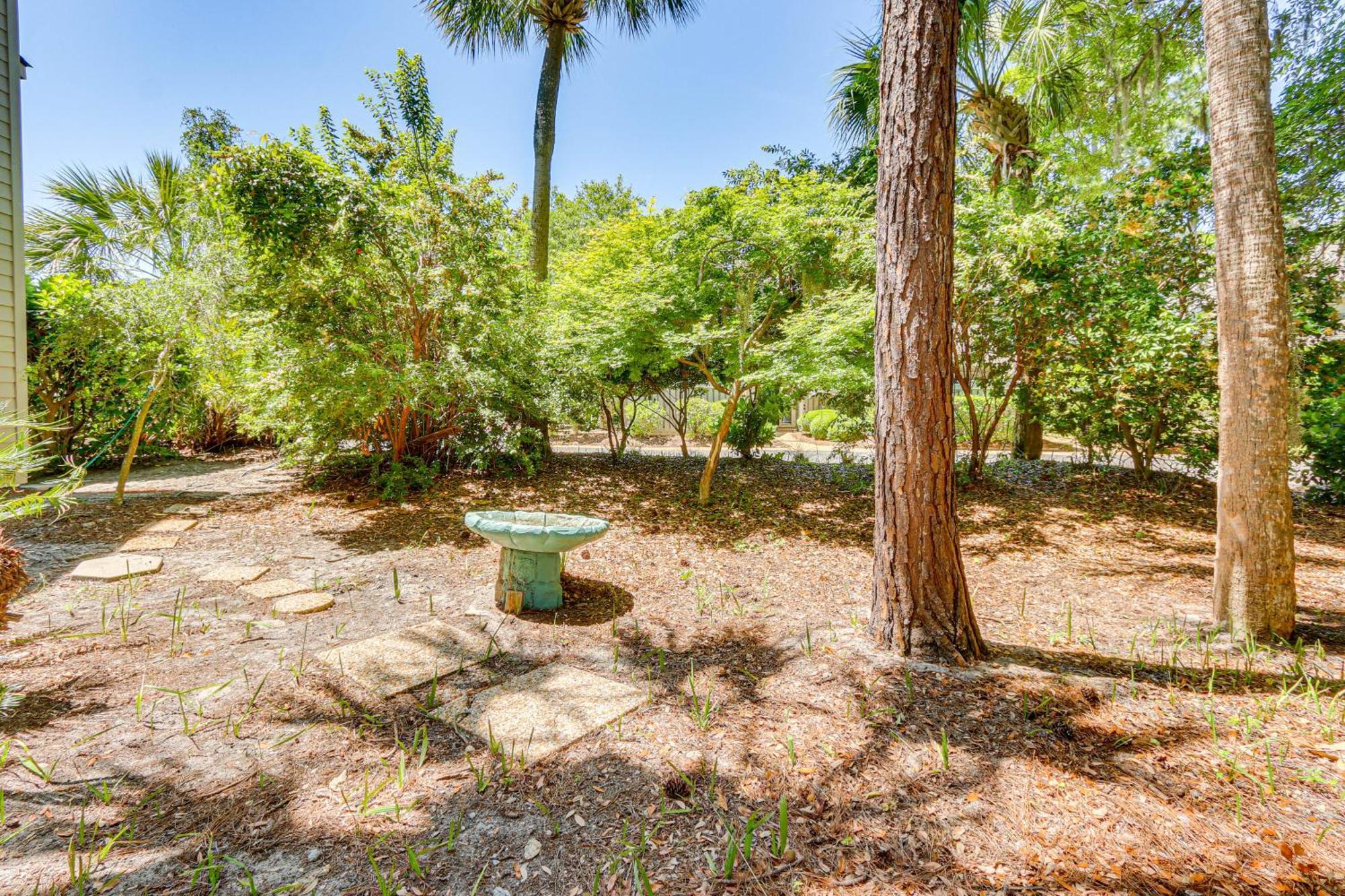 Modern Hilton Head Retreat Walk To Beach And Golf! هيلتون رئيس جزيرة المظهر الخارجي الصورة